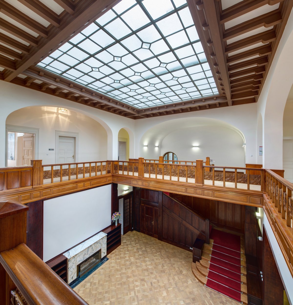 Schodišťová hala se světlíkem Vily Löw-Beer v Brně