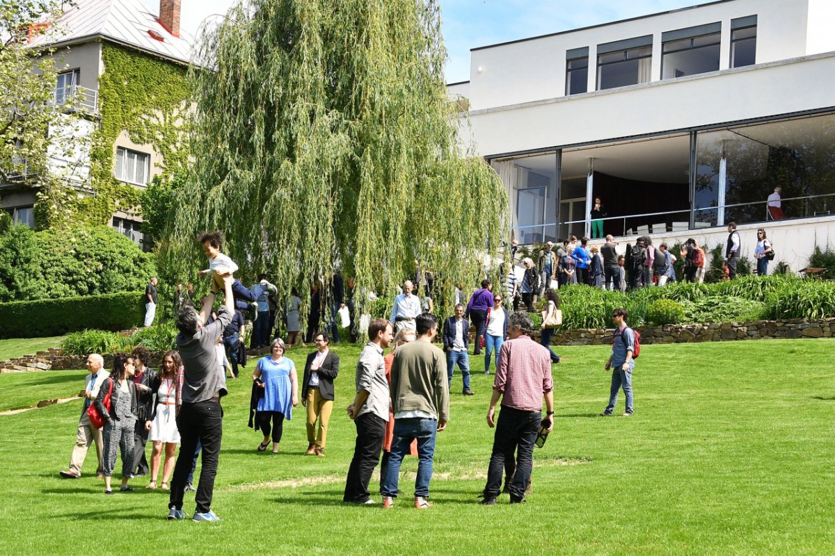 Löw-Beerovi prožili víkend ve vile Tugendhat opět jako v rodinném domě během festivalu Meeting Brno v roce 2017, Meeting Brno